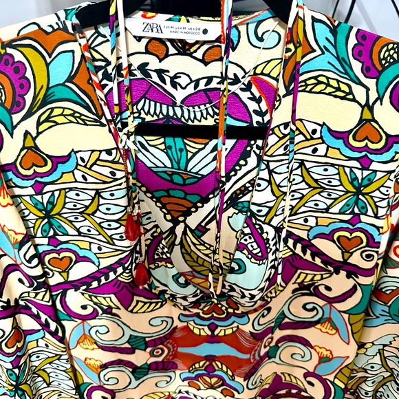 Zara Paisley Printed Dress with Tie V Neckline and Long sleeves. Women’s Medium. - Picture 10 of 11